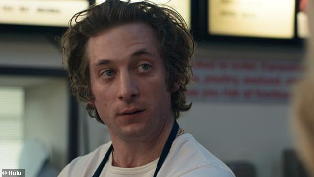 Quanto à sua vida profissional, White tem estado ocupado filmando a terceira temporada de sua série aclamada pela crítica, The Bear;  visto em um imóvel