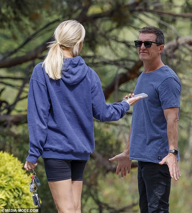 Ela esteve ausente por um período sabático de três meses com sua família em Londres no início do ano, antes de retornar ao painel em julho, apenas para desistir em outubro.