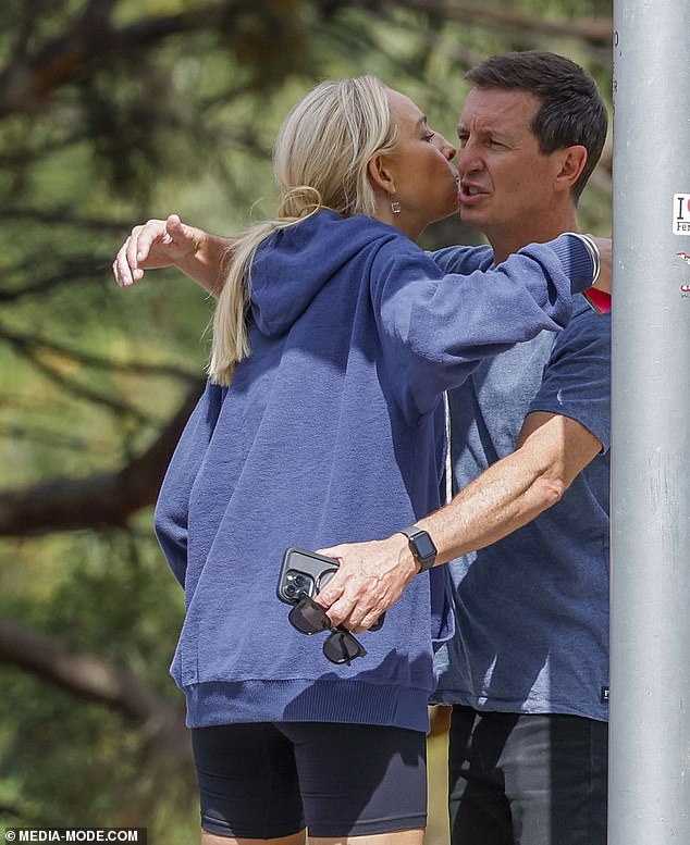 A empresa de Rove, Roving Enterprises, a equipe por trás do The Project do Channel 10