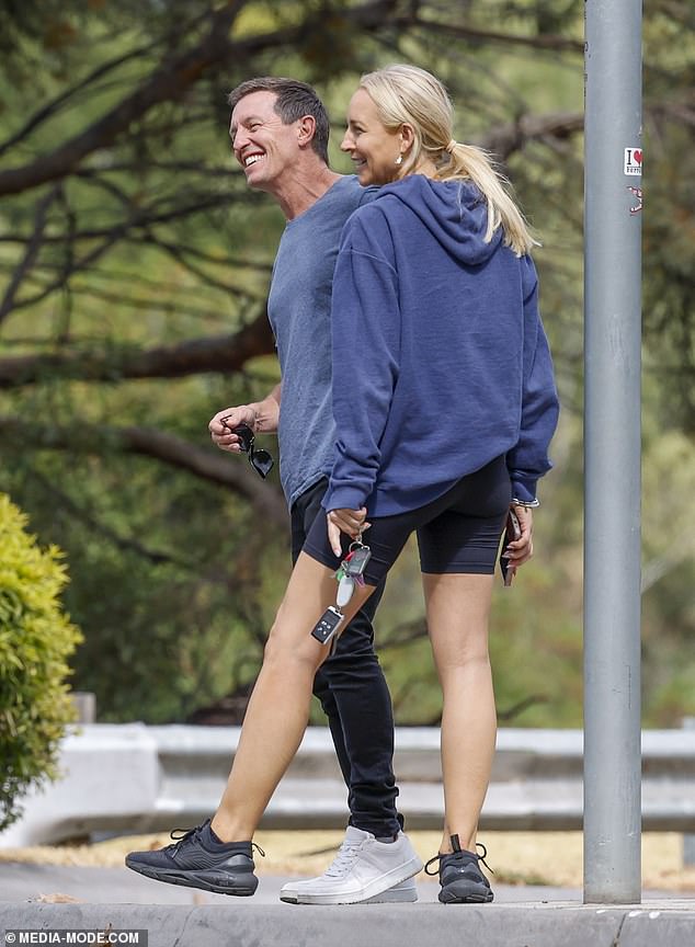 Eles partiram para uma refeição onde alguns especularam que poderiam estar discutindo movimentos futuros no mundo da televisão