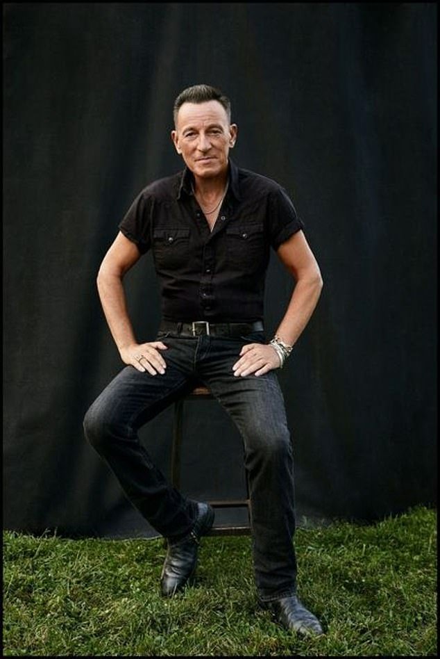 Bruce Springsteen fez história como o primeiro compositor internacional a se tornar Fellow Of The Ivors Academy