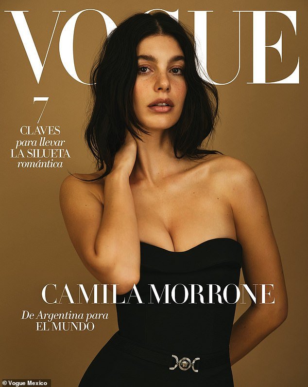 Camila Morrone exibiu sua beleza natural para a capa da Vogue México deste mês.  A atriz e modelo argentino-americana estava deslumbrante em um vestido preto sem alças que mostrava seu peito e cintura fina