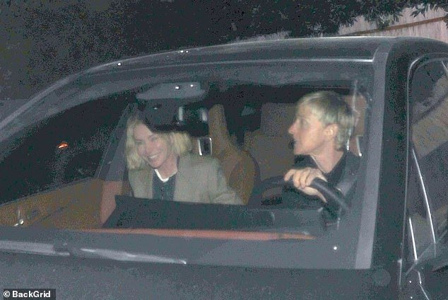 Ellen DeGeneres, 66, e sua esposa Portia de Rossi, 51, foram vistas saindo do Club Largo após sua comédia ambientada em Los Angeles na noite de quinta-feira.