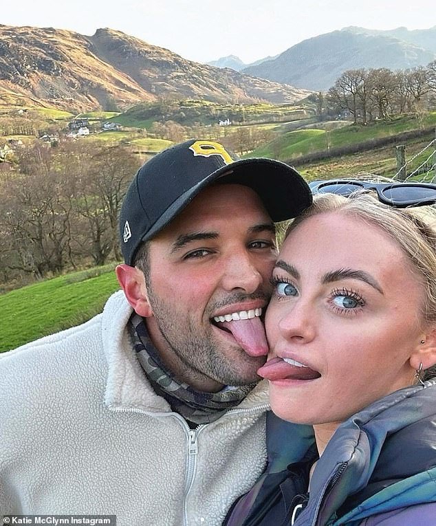 Katie McGlynn e Ricky Rayment aproveitaram sua primeira escapadela romântica juntos em Lake District na quinta-feira, enquanto compartilhavam uma galeria de fotos apaixonadas no Instagram