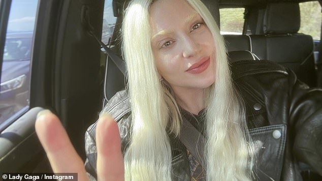 Lady Gaga sugeriu novas músicas ao comemorar seu aniversário de 38 anos na quinta-feira