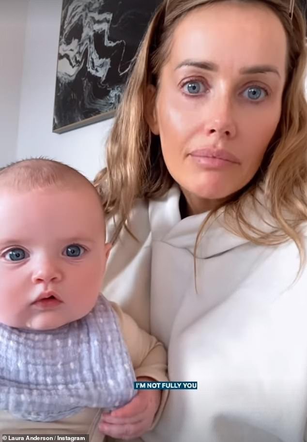 Laura Anderson começou a chorar ao revelar que está lutando com a paternidade e 'não consegue acompanhar' ao abrir o Instagram no domingo