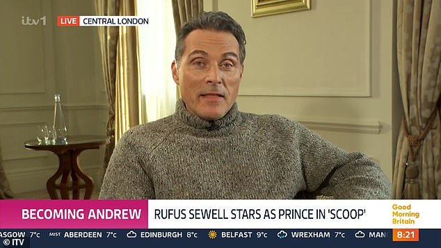 Rufus Sewell admitiu que se arrependeu imediatamente de ter aceitado o papel do Príncipe Andrew em Scoop porque estava fora de sua zona de conforto