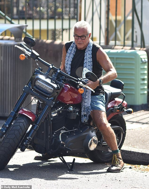 O noivo de Married At First Sight, Richard Sauerman, exibiu a mais recente adição à sua considerável coleção de lenços na quinta-feira, quando foi flagrado passeando de moto por Sydney