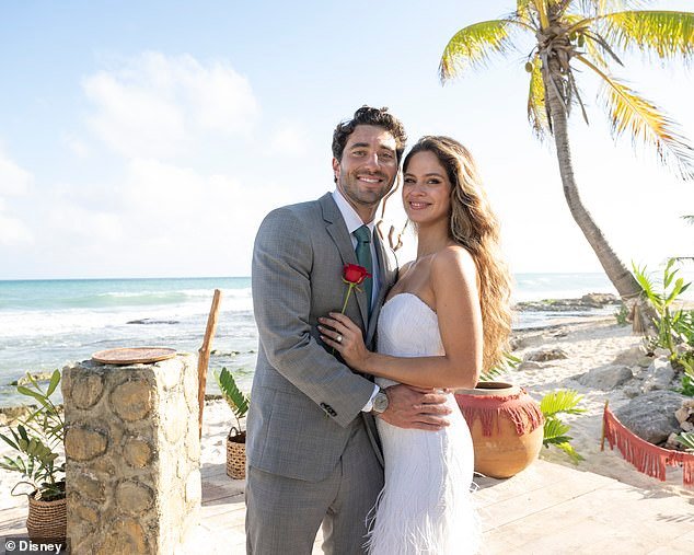 O solteiro Joey Graziadei e sua nova noiva Kelsey Anderson revelaram como se beneficiaram do aconselhamento de casais quando as câmeras pararam de rodar