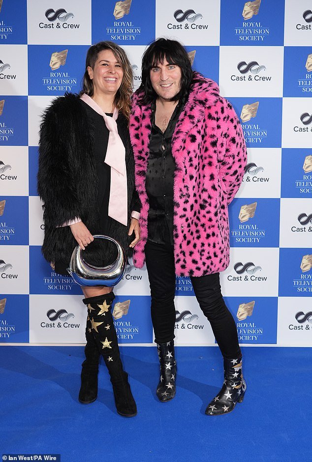 Noel Fielding fez uma rara aparição pública com sua namorada na terça-feira no Royal Television Society Awards em Londres na segunda-feira