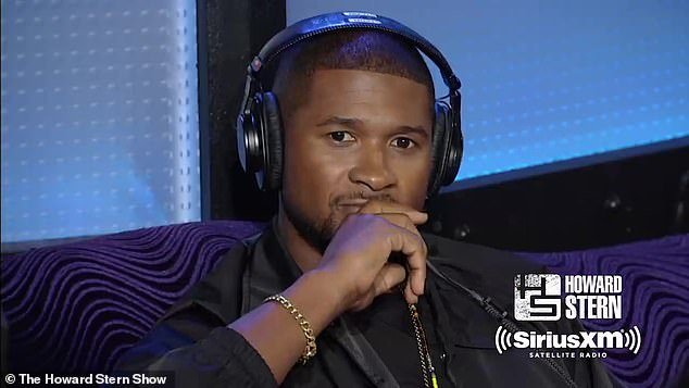 Usher afirmou que foi exposto a algumas coisas 'muito selvagens' enquanto morava na mansão do rapper Diddy (nascido Sean Love Combs) em Nova York quando tinha apenas 14 anos (visto em 2016 no The Howard Stern Show)